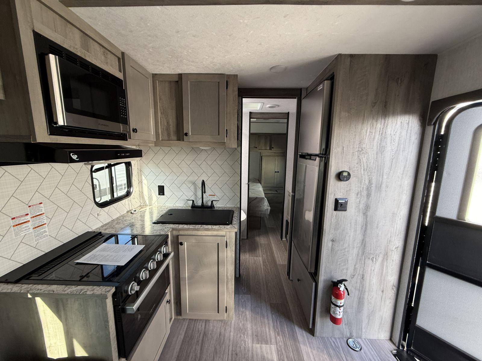 2026 Sunset Park RV 2026 Sunset Park RV Sun Lite Toy Hauler - thumbnail 13