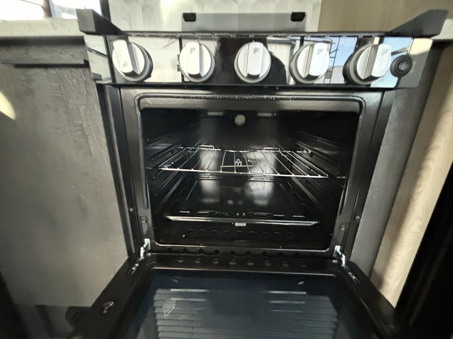 2025 Keystone RV 2025 Keystone RV Cruiser - thumbnail 18