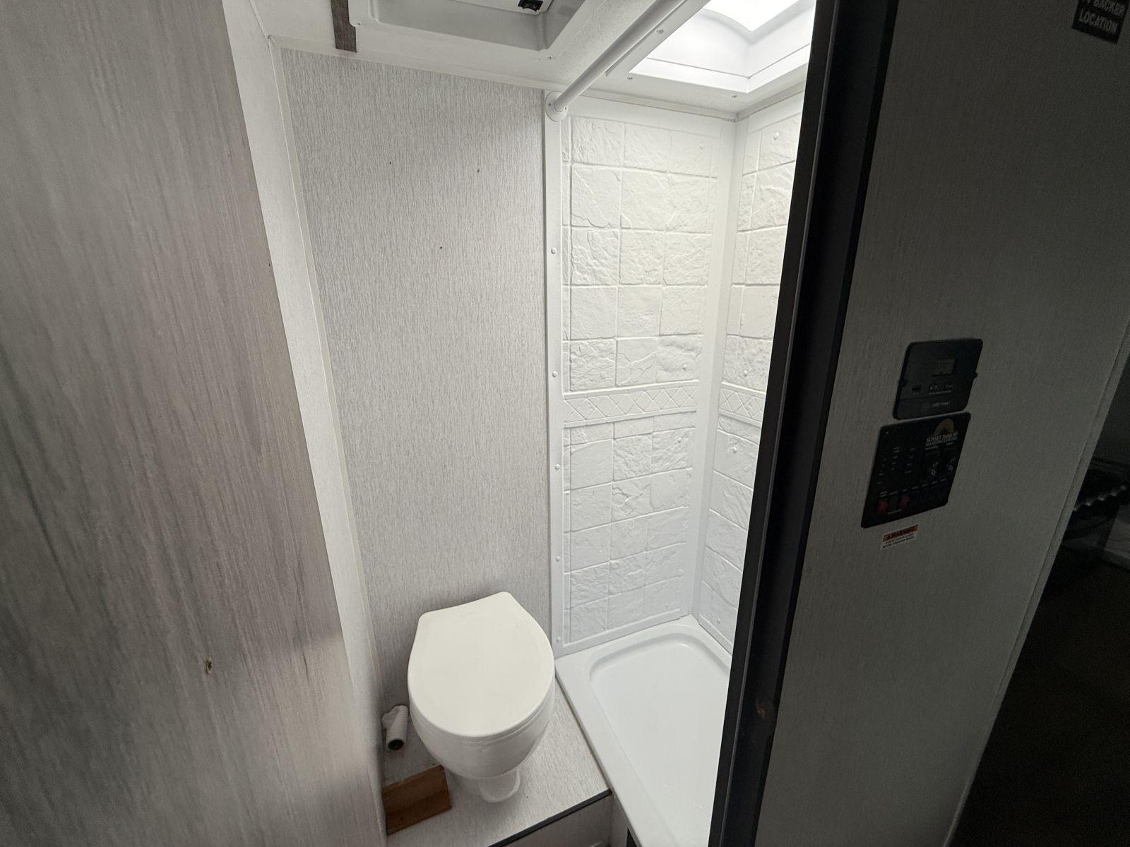 2024 Sunset Park RV Manufacturing 2024 Sunset Park RV Manufacturing Sun Lite - thumbnail 14