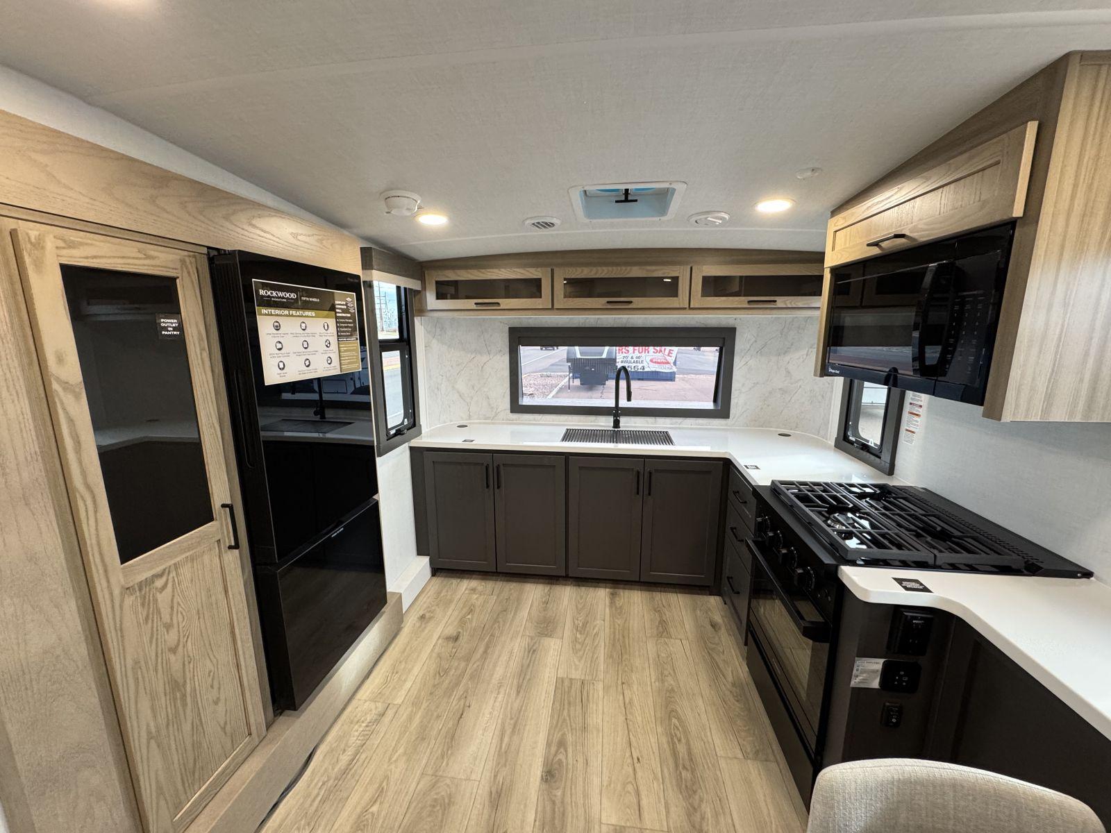 2026 ROCKWOOD 2026 ROCKWOOD SIGNATURE - thumbnail 7