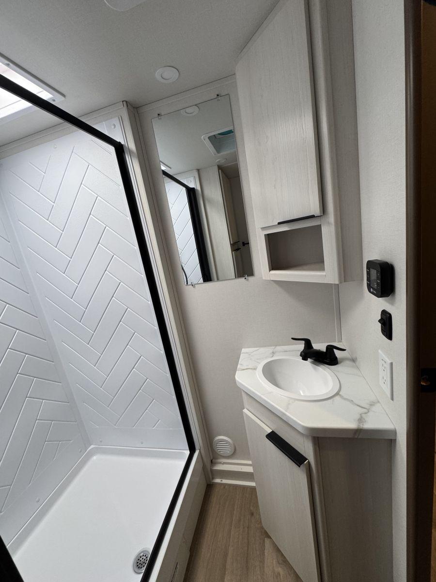 2026 Winnebago 2026 Winnebago Access - thumbnail 11