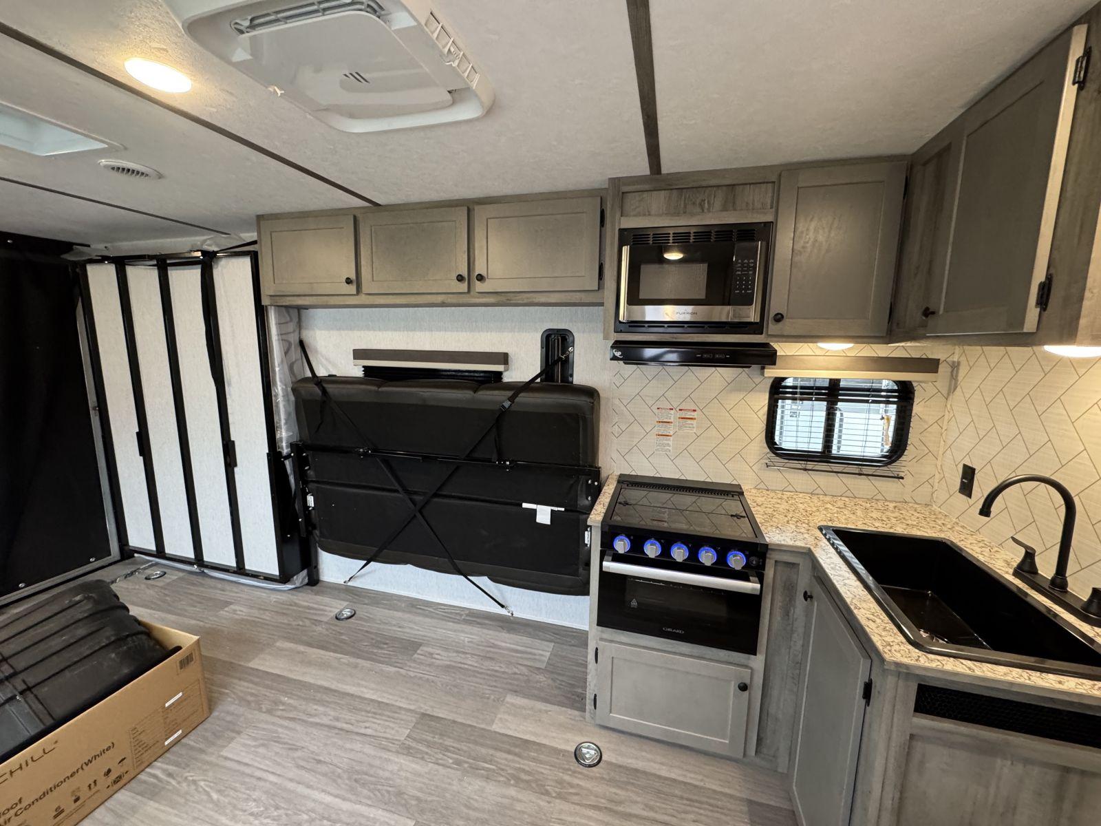 2026 Sunset Park RV 2026 Sunset Park RV Sun Lite Toy Hauler - thumbnail 6