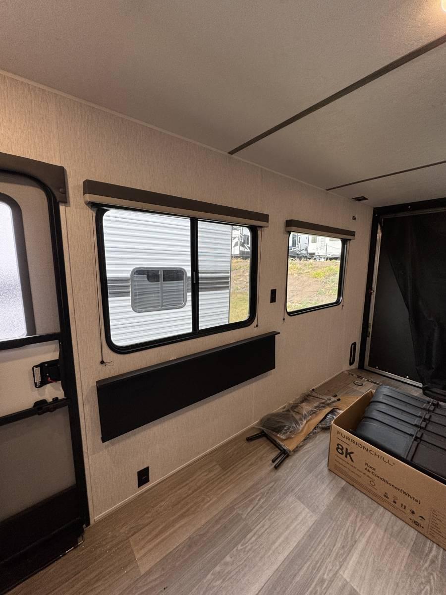 2026 Sunset Park RV 2026 Sunset Park RV Sun Lite Toy Hauler - thumbnail 7