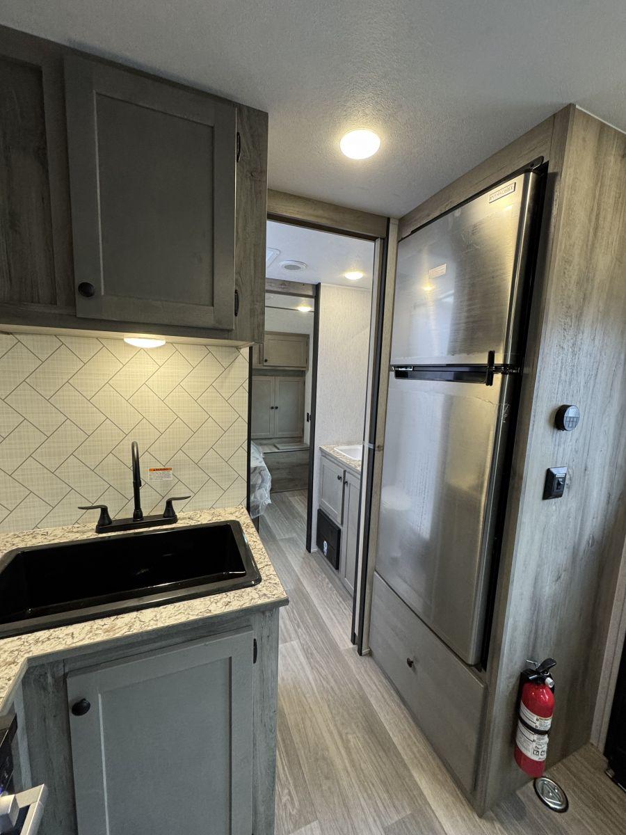 2026 Sunset Park RV 2026 Sunset Park RV Sun Lite Toy Hauler - thumbnail 8