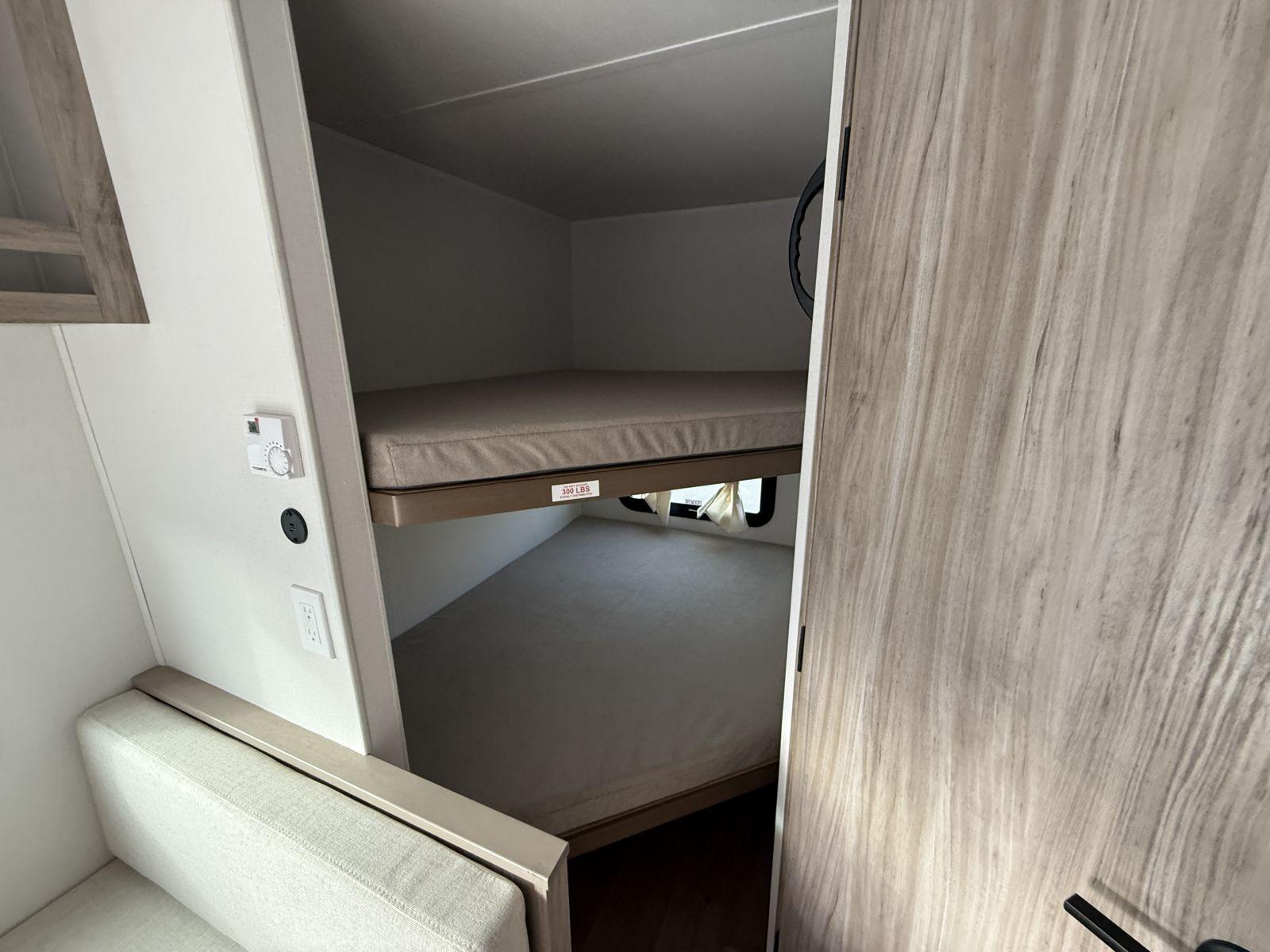 2026 Winnebago 2026 Winnebago Access - thumbnail 15