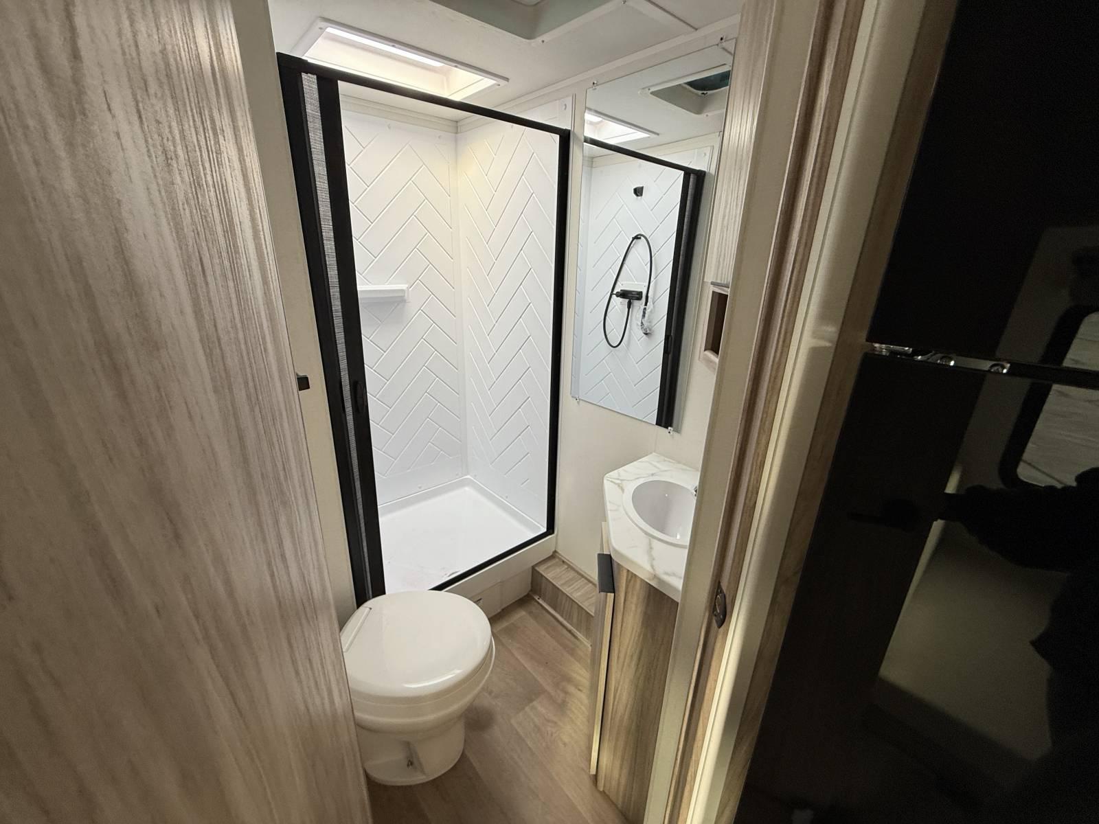 2026 Winnebago 2026 Winnebago Access - thumbnail 16