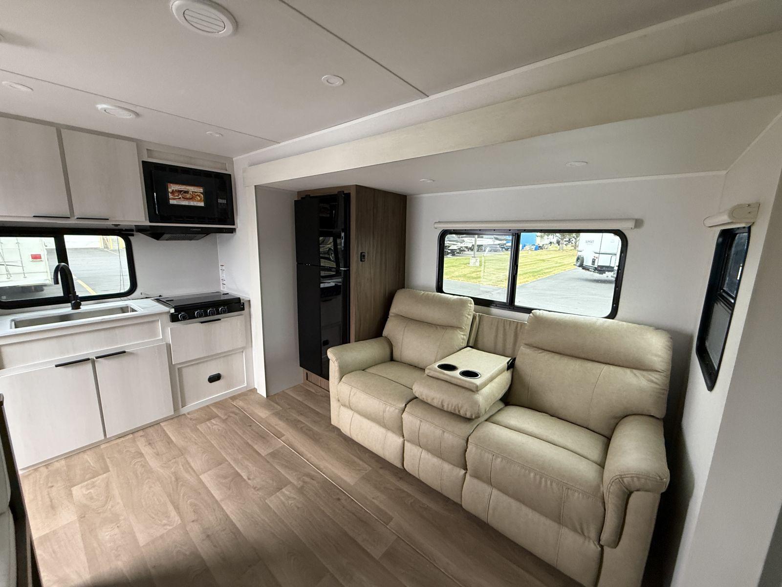 2026 Winnebago 2026 Winnebago Access - thumbnail 11