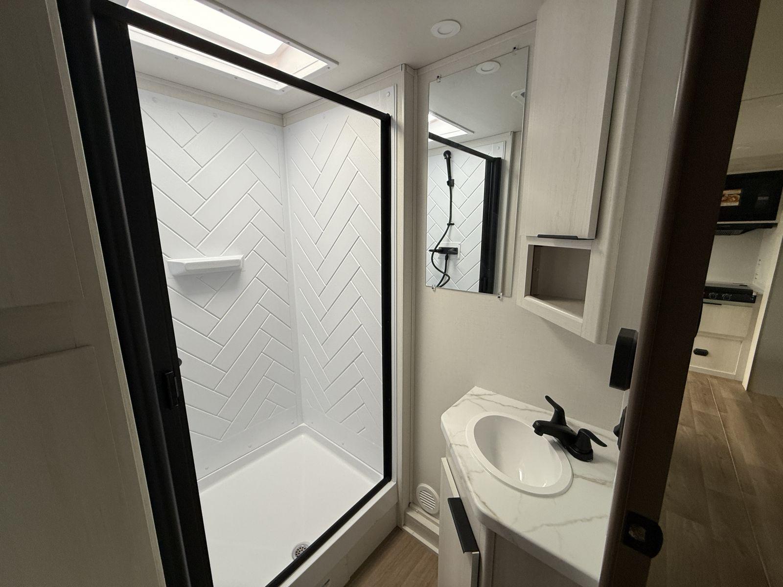 2026 Winnebago 2026 Winnebago Access - thumbnail 16