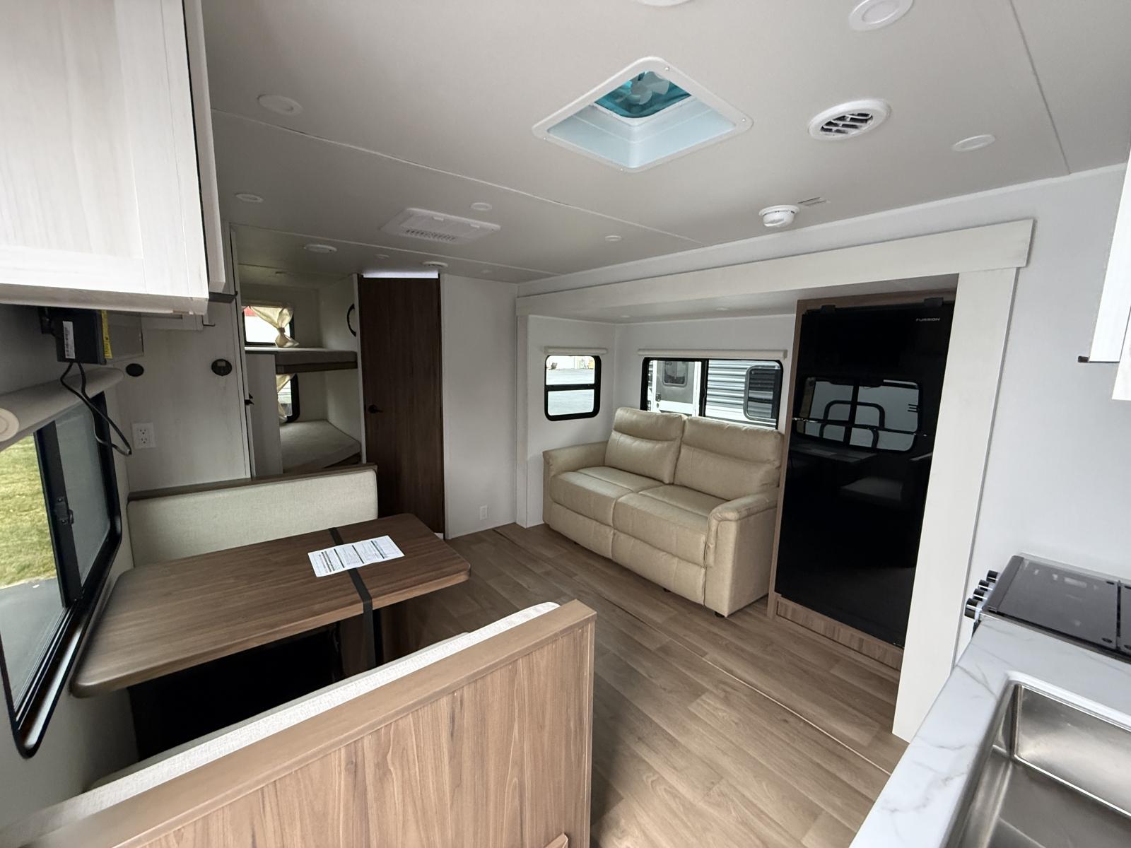 2026 Winnebago 2026 Winnebago Access - thumbnail 11