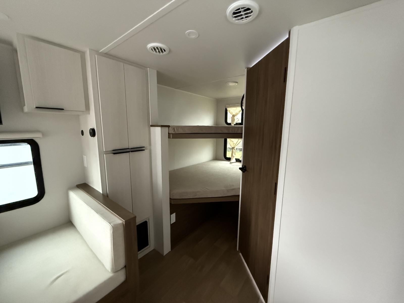 2026 Winnebago 2026 Winnebago Access - thumbnail 17