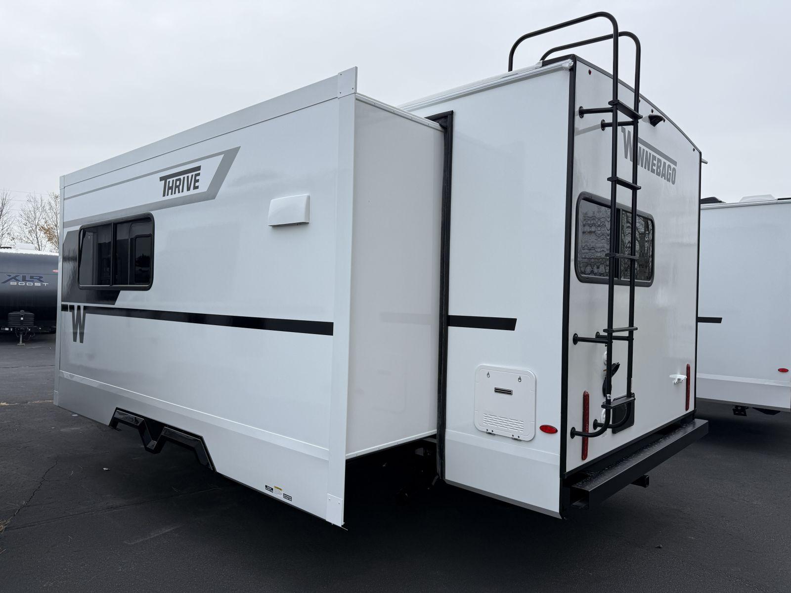 2026 Winnebago 2026 Winnebago Thrive - thumbnail 4