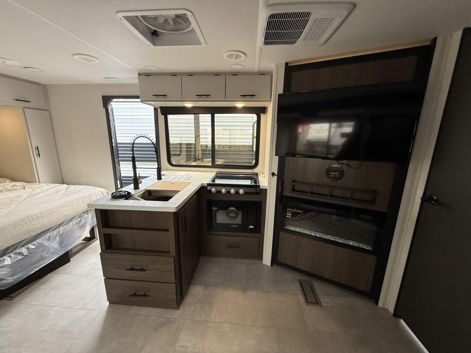 2026 Prime Time RV 2026 Prime Time RV Tracer - thumbnail 13