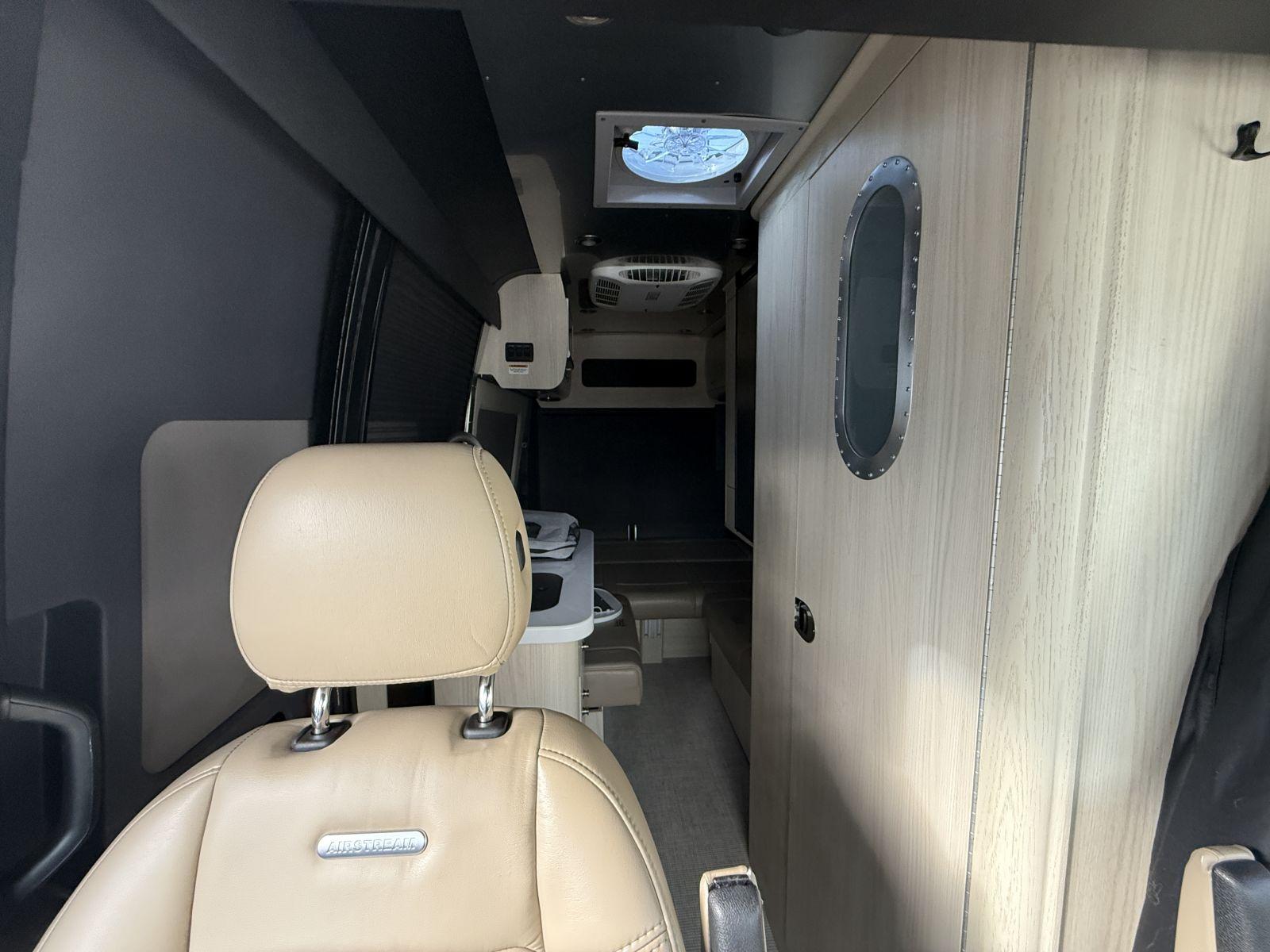 2025 Airstream 2025 Airstream Interstate - thumbnail 12