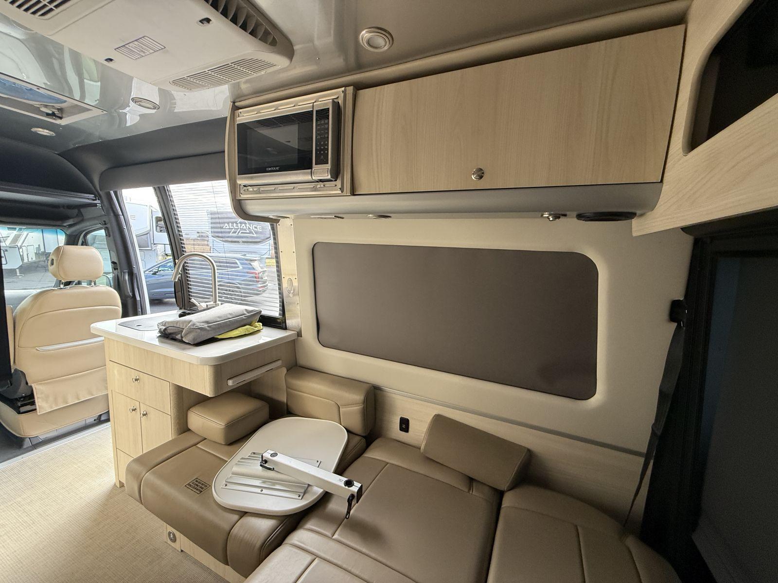 2025 Airstream 2025 Airstream Interstate - thumbnail 16