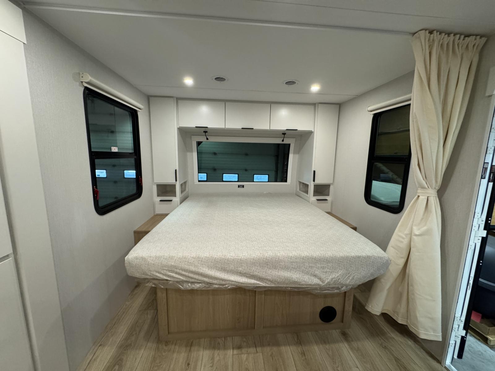 2026 Winnebago 2026 Winnebago Thrive - thumbnail 14