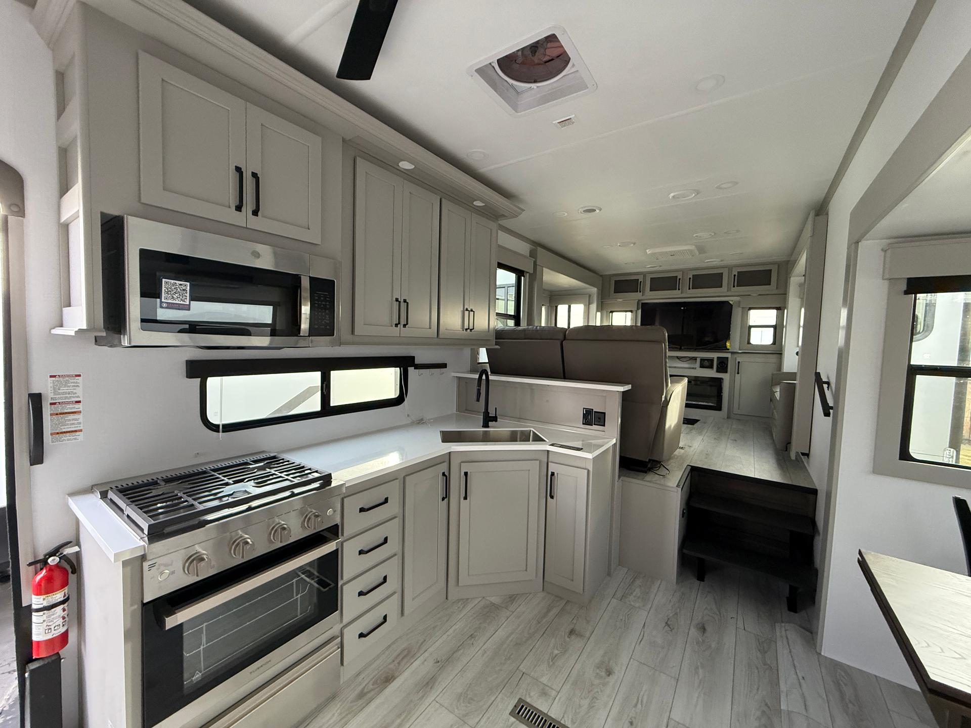 2026 Keystone RV 2026 Keystone RV Montana High Country - thumbnail 19