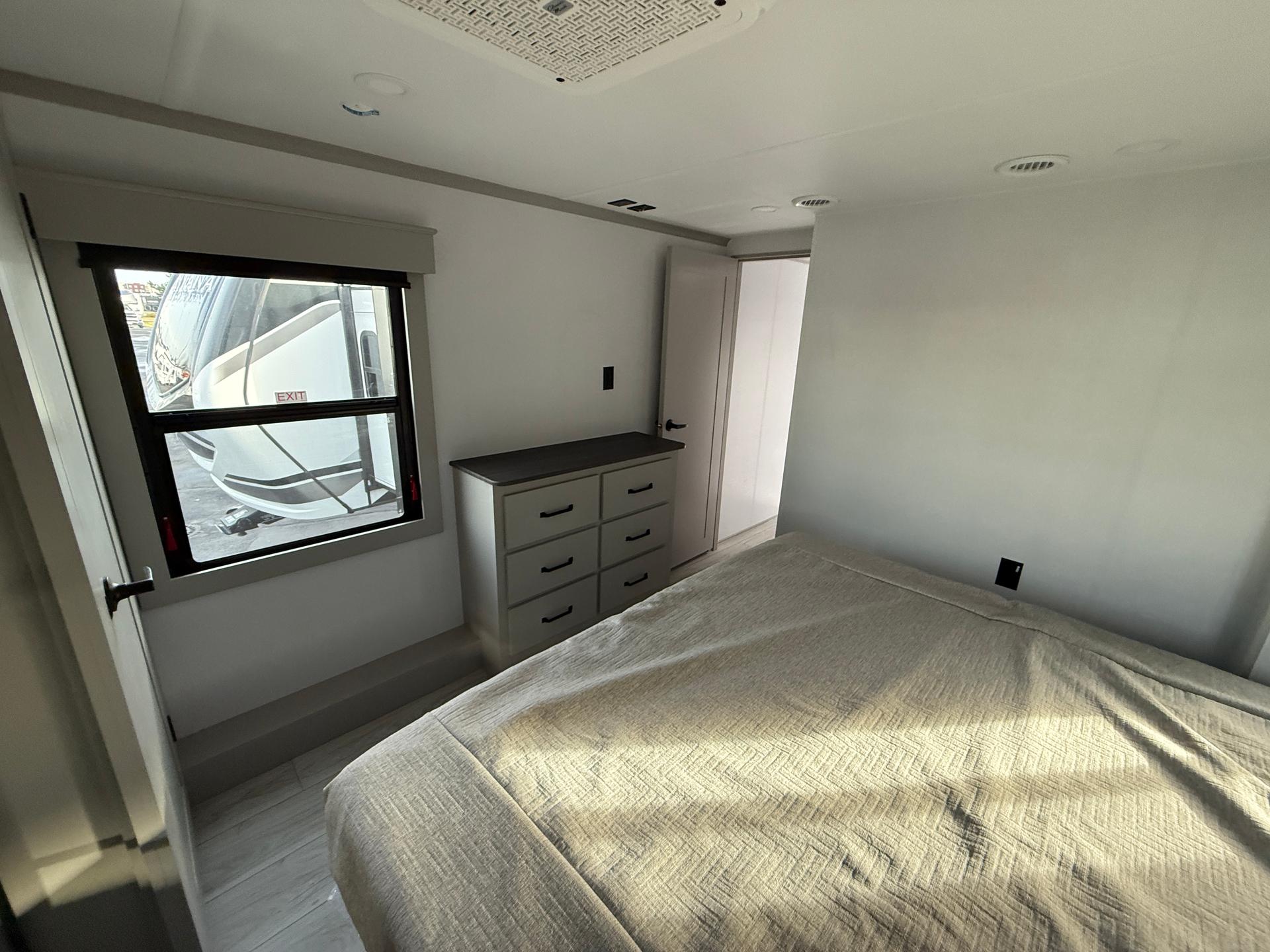 2026 Keystone RV 2026 Keystone RV Montana High Country - thumbnail 28