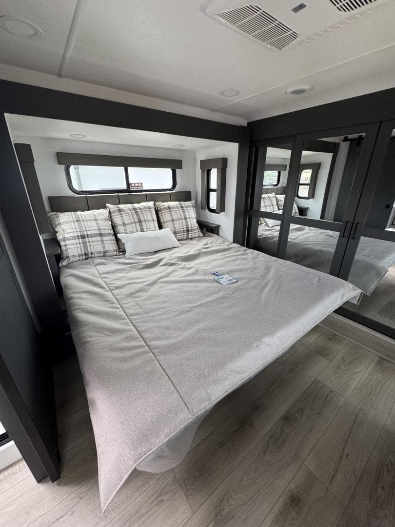 2025 Alliance RV 2025 Alliance RV Valor - thumbnail 19