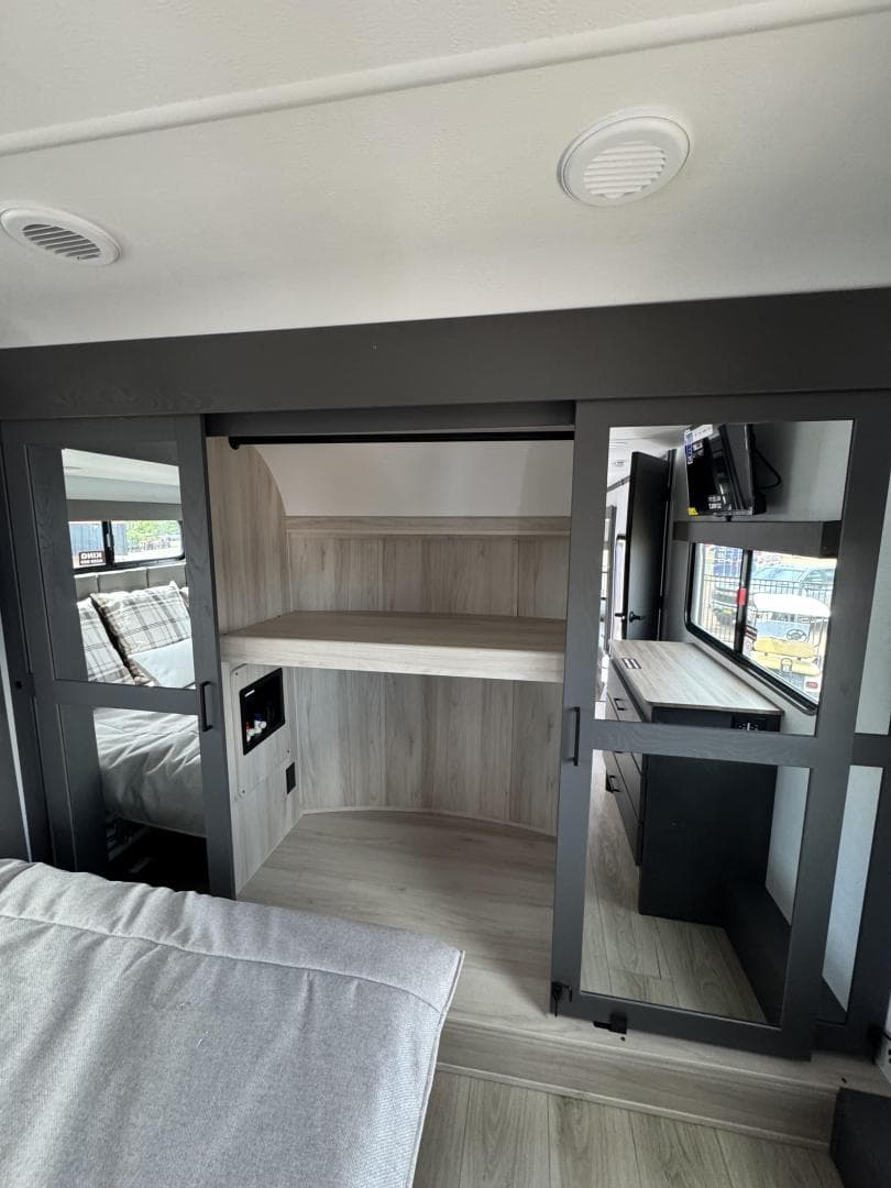 2025 Alliance RV 2025 Alliance RV Valor - thumbnail 21