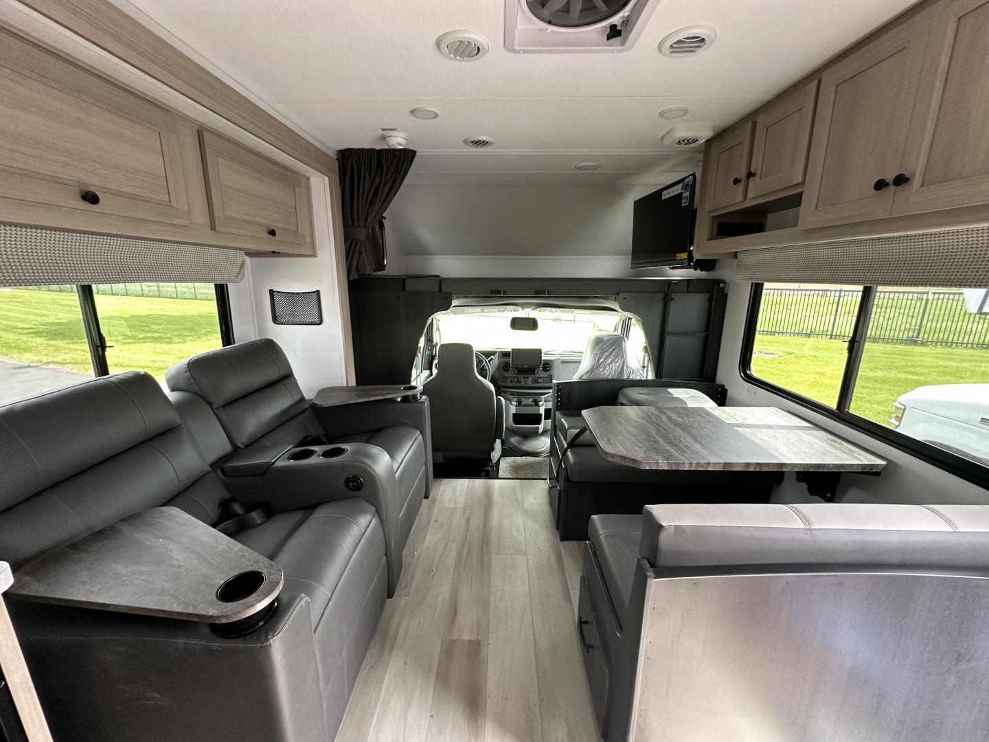 2025 Forest River RV 2025 Forest River RV Sunseeker - thumbnail 24