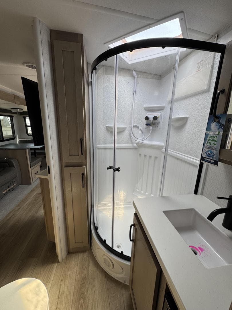 2025 Rockwood 2025 Rockwood Ultra Lite - thumbnail 12