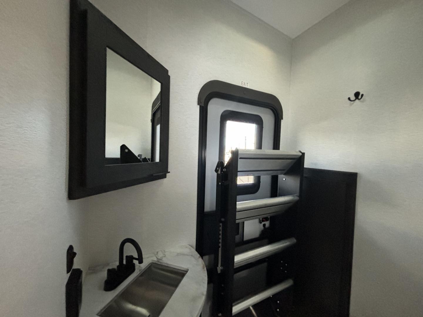 2025 Keystone RV 2025 Keystone RV Cruiser - thumbnail 24