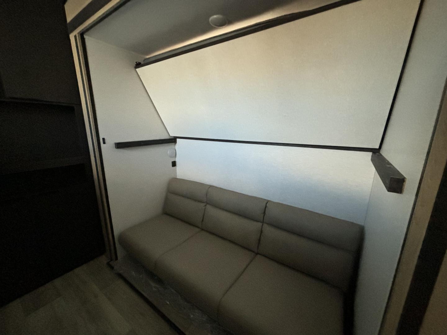 2025 Keystone RV 2025 Keystone RV Cruiser - thumbnail 25