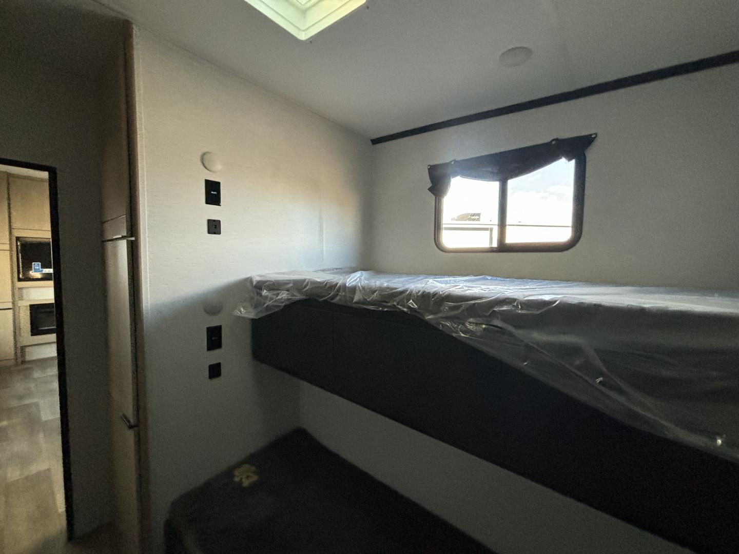 2025 Keystone RV 2025 Keystone RV Cruiser - thumbnail 27