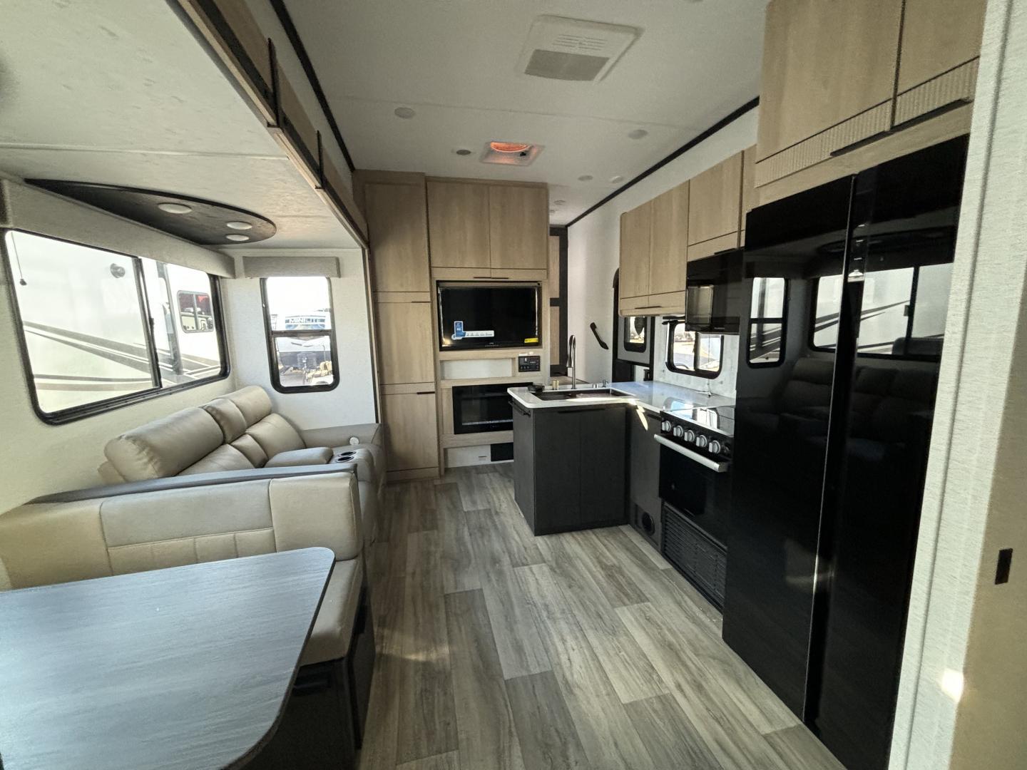 2025 Keystone RV 2025 Keystone RV Cruiser - thumbnail 29