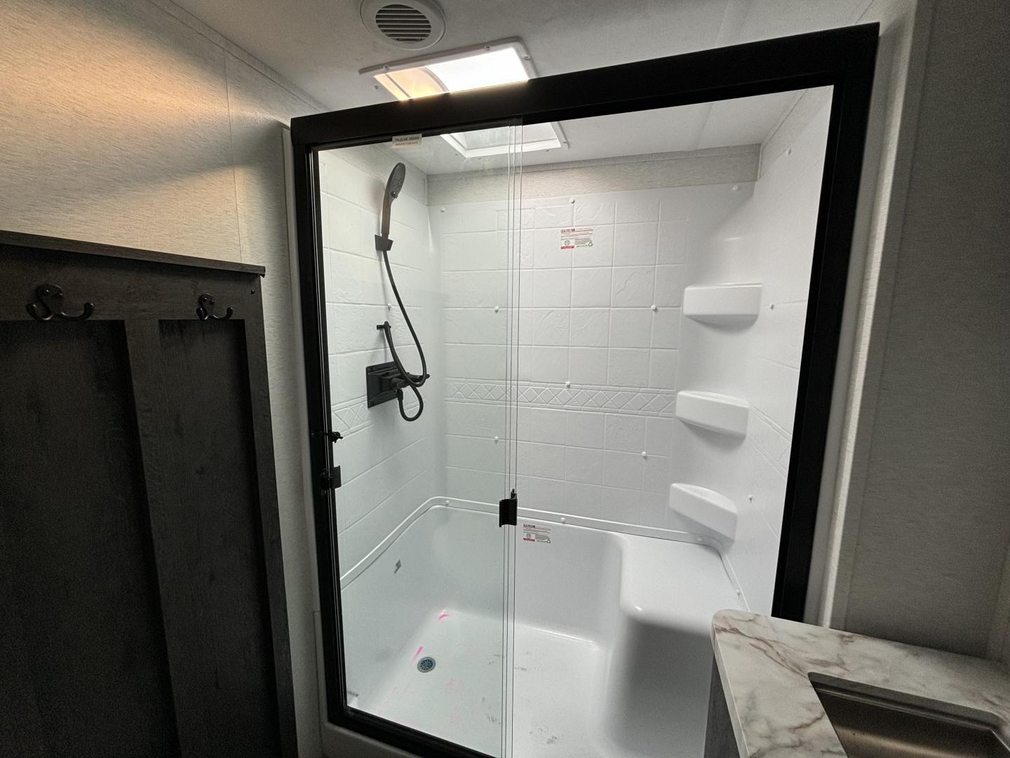 2025 Keystone RV 2025 Keystone RV Cruiser - thumbnail 32