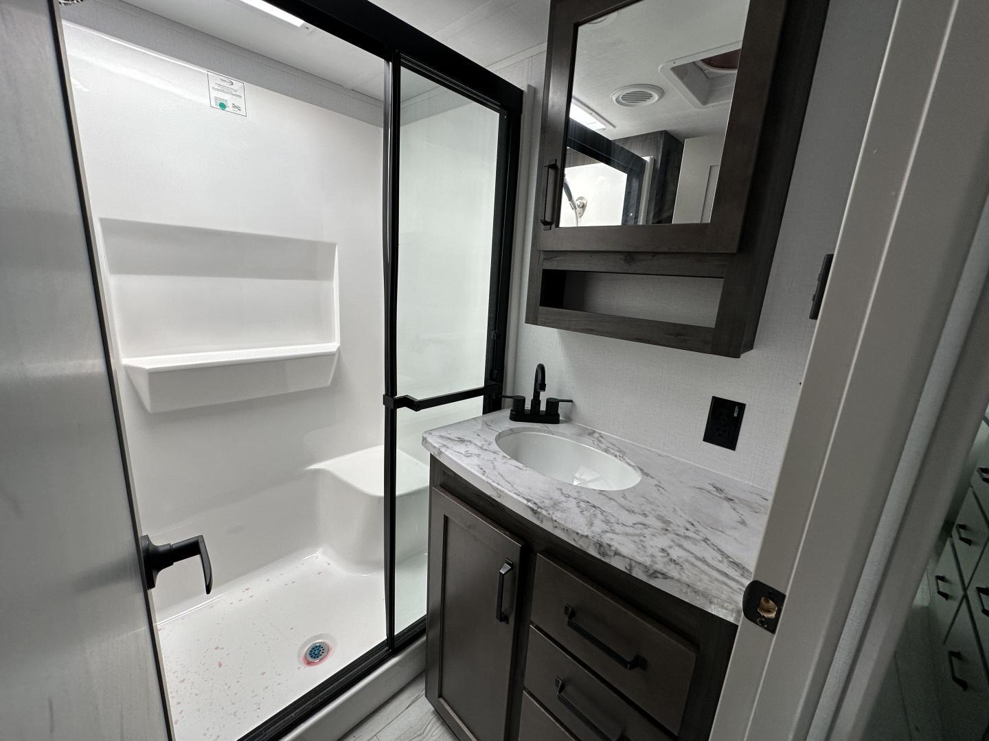 2025 Keystone RV 2025 Keystone RV Montana - thumbnail 21