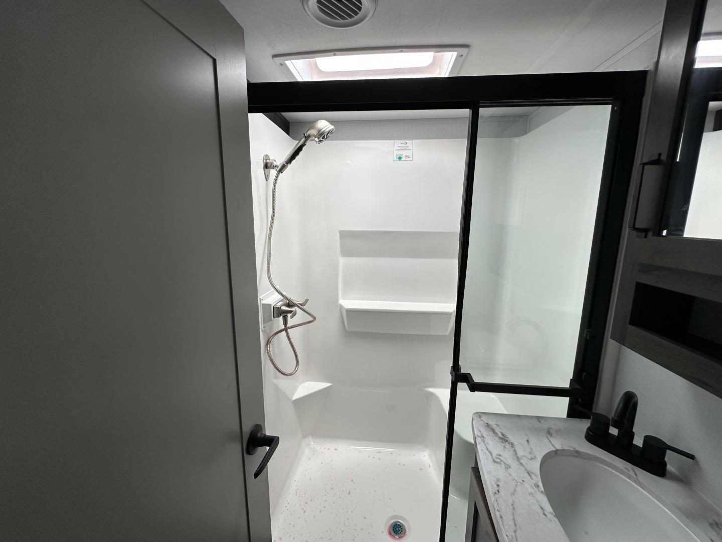 2025 Keystone RV 2025 Keystone RV Montana - thumbnail 22