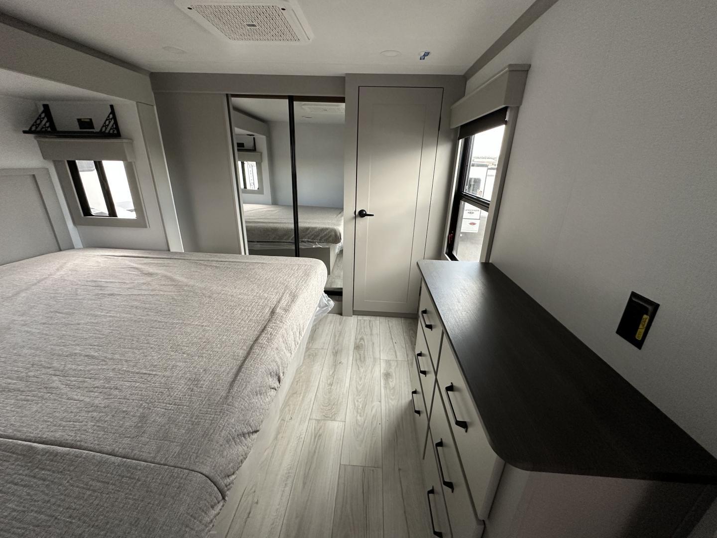 2025 Keystone RV 2025 Keystone RV Montana - thumbnail 25
