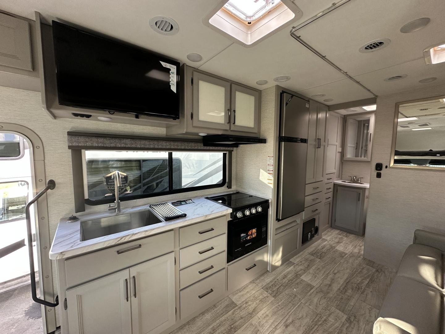 2025 Thor Motor Coach 2025 Thor Motor Coach Chateau - thumbnail 23