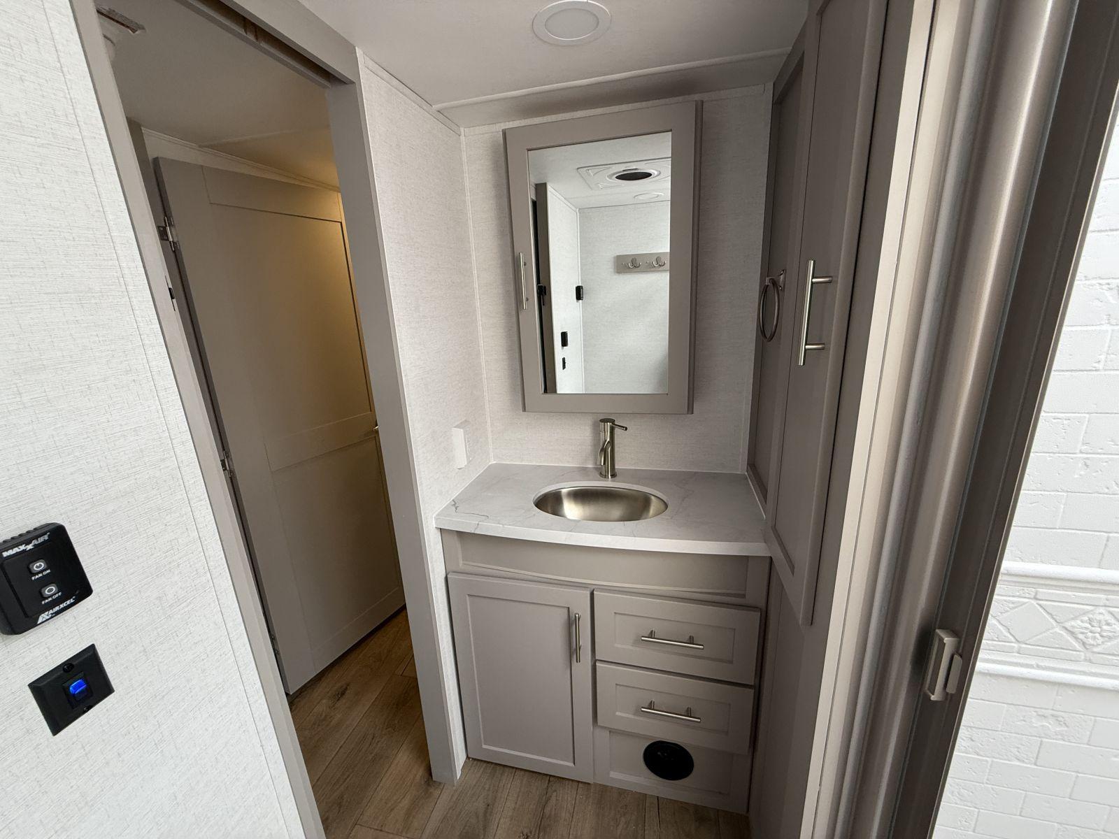 2026 Alliance RV 2026 Alliance RV Avenue All Access - thumbnail 23