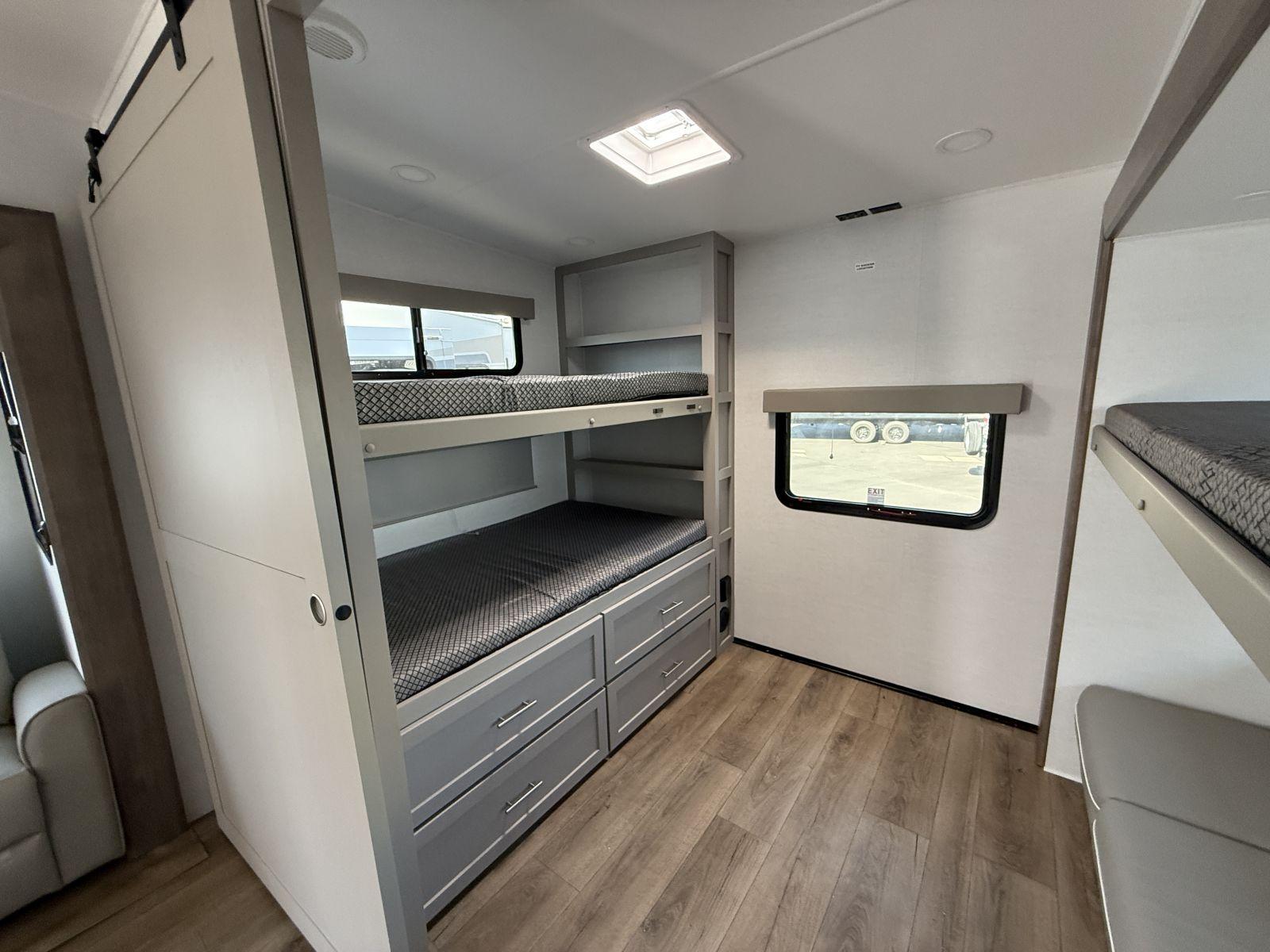 2026 Alliance RV 2026 Alliance RV Avenue All Access - thumbnail 20