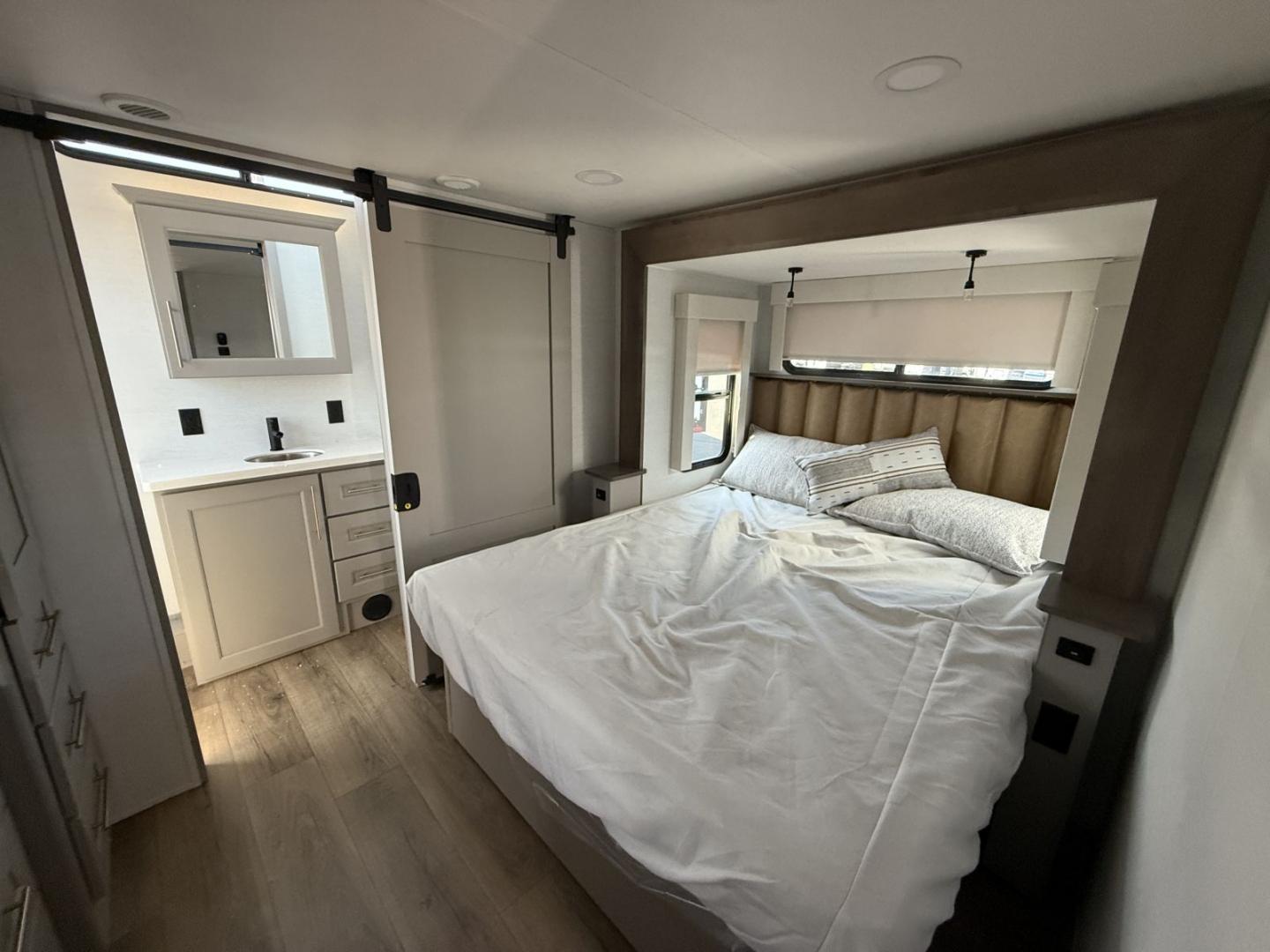 2026 Alliance RV 2026 Alliance RV Paradigm - thumbnail 25