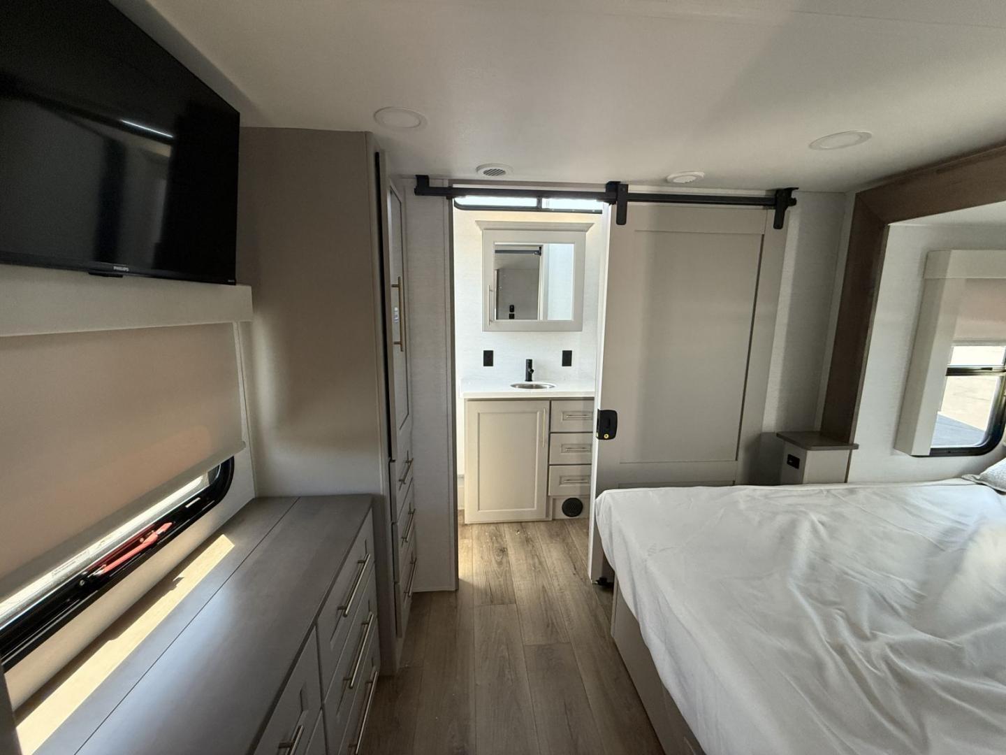 2026 Alliance RV 2026 Alliance RV Paradigm - thumbnail 26