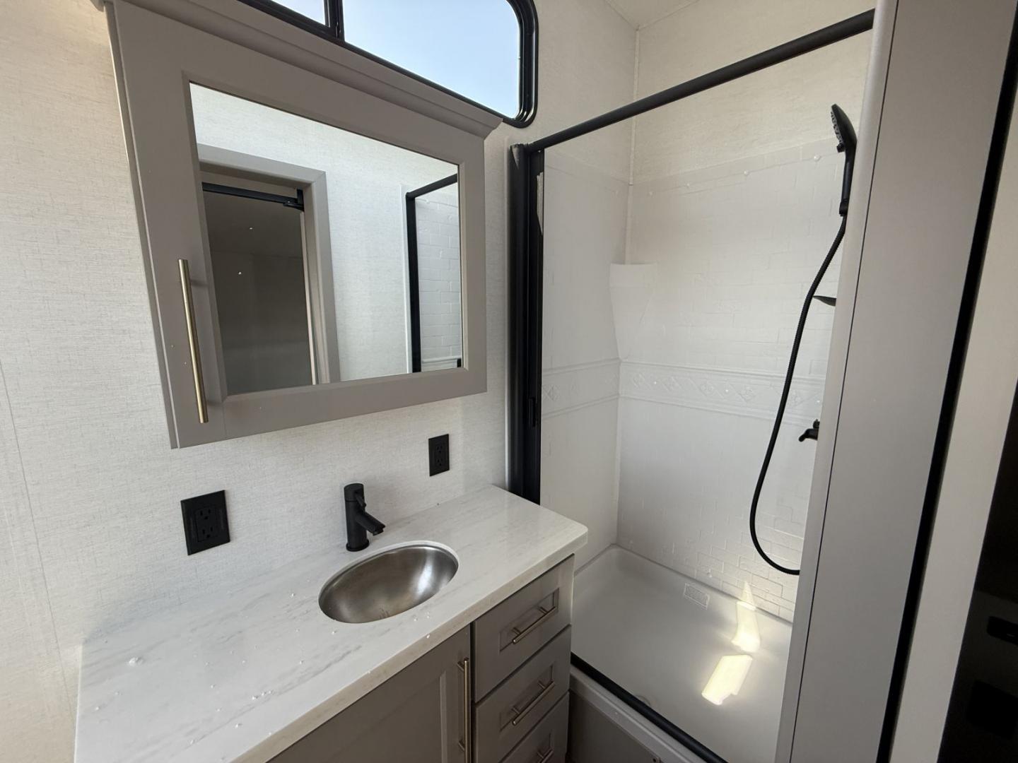 2026 Alliance RV 2026 Alliance RV Paradigm - thumbnail 28