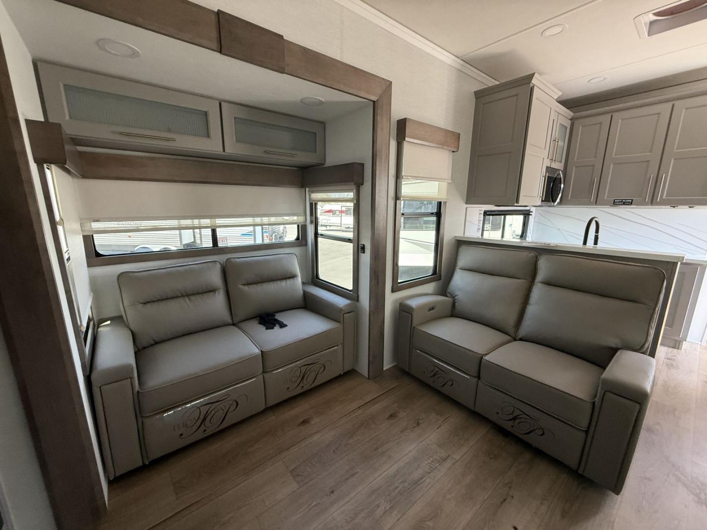 2026 Alliance RV 2026 Alliance RV Paradigm - thumbnail 30