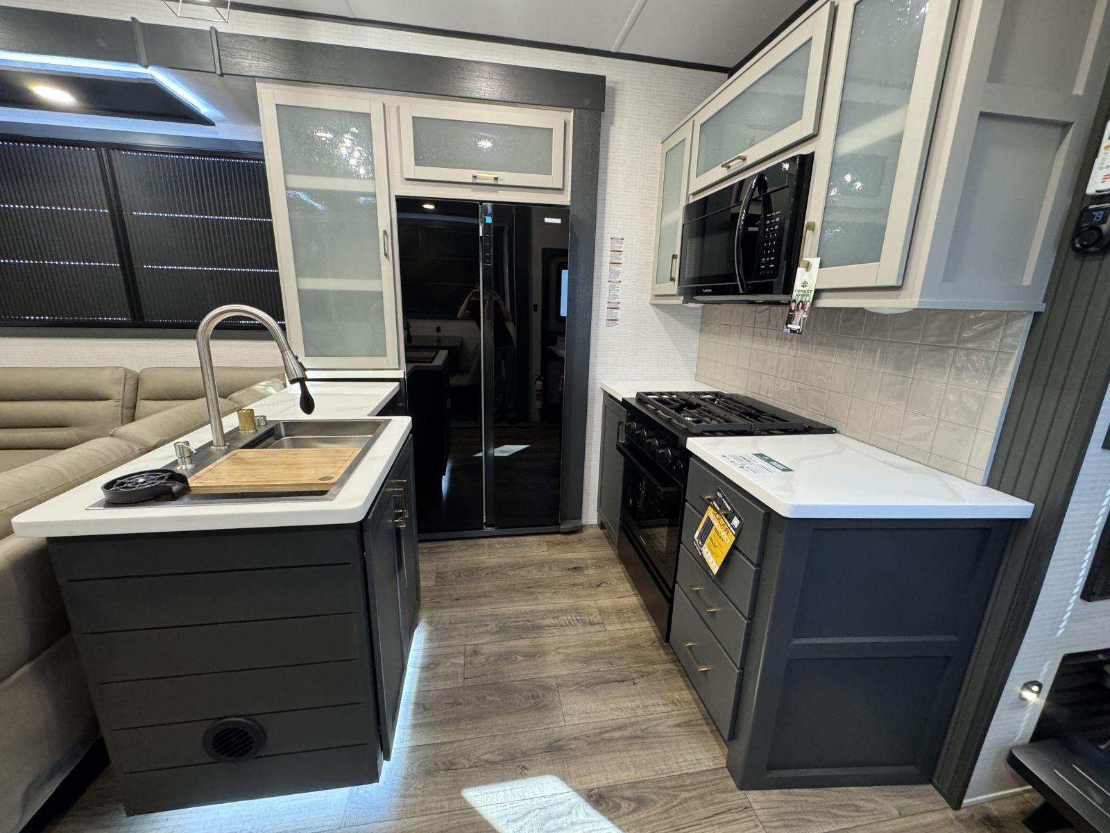 2026 Forest River RV 2026 Forest River RV Xlr Nitro Toy Hauler - thumbnail 19