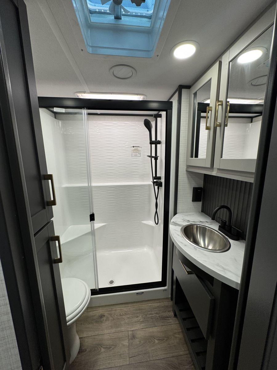 2026 Forest River RV 2026 Forest River RV Xlr Nitro Toy Hauler - thumbnail 27