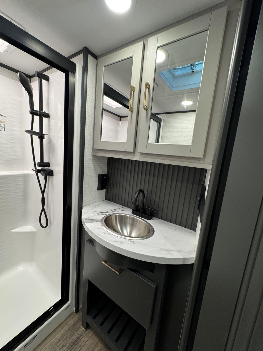 2026 Forest River RV 2026 Forest River RV Xlr Nitro Toy Hauler - thumbnail 29