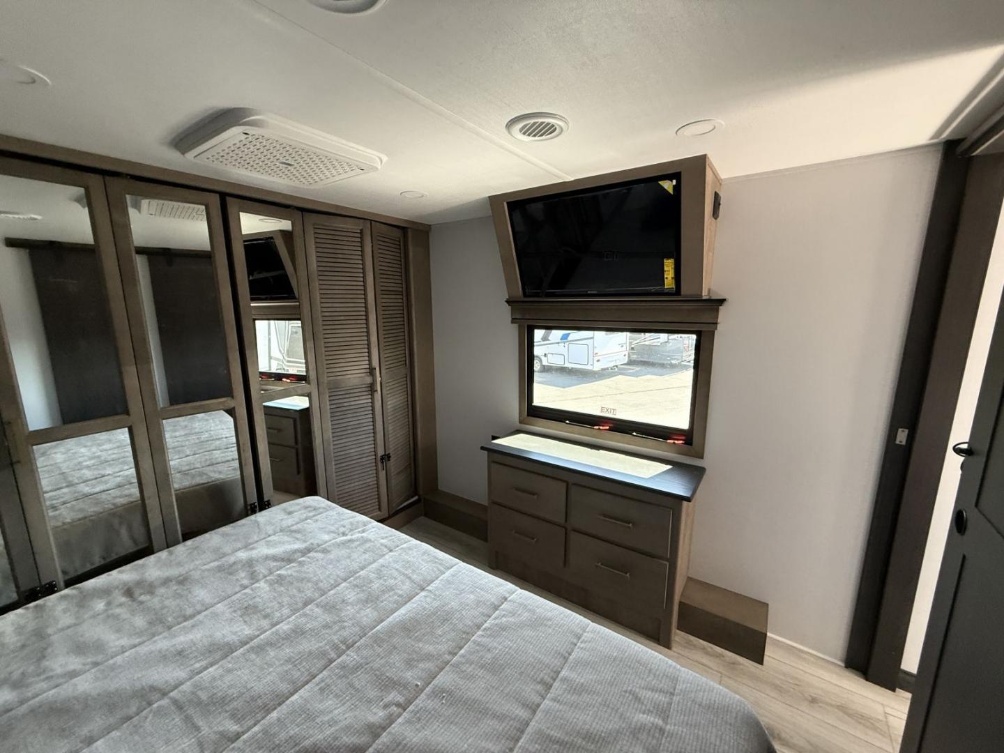 2026 Keystone RV 2026 Keystone RV Montana - thumbnail 25