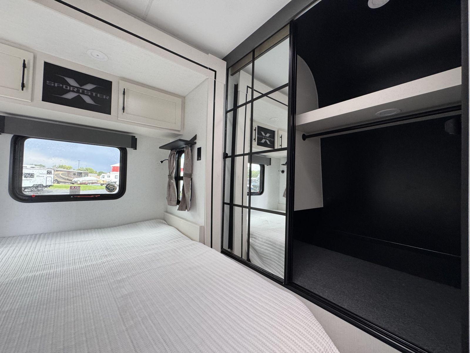 2026 KZ RV 2026 KZ RV Sportster X Toy Hauler - thumbnail 20