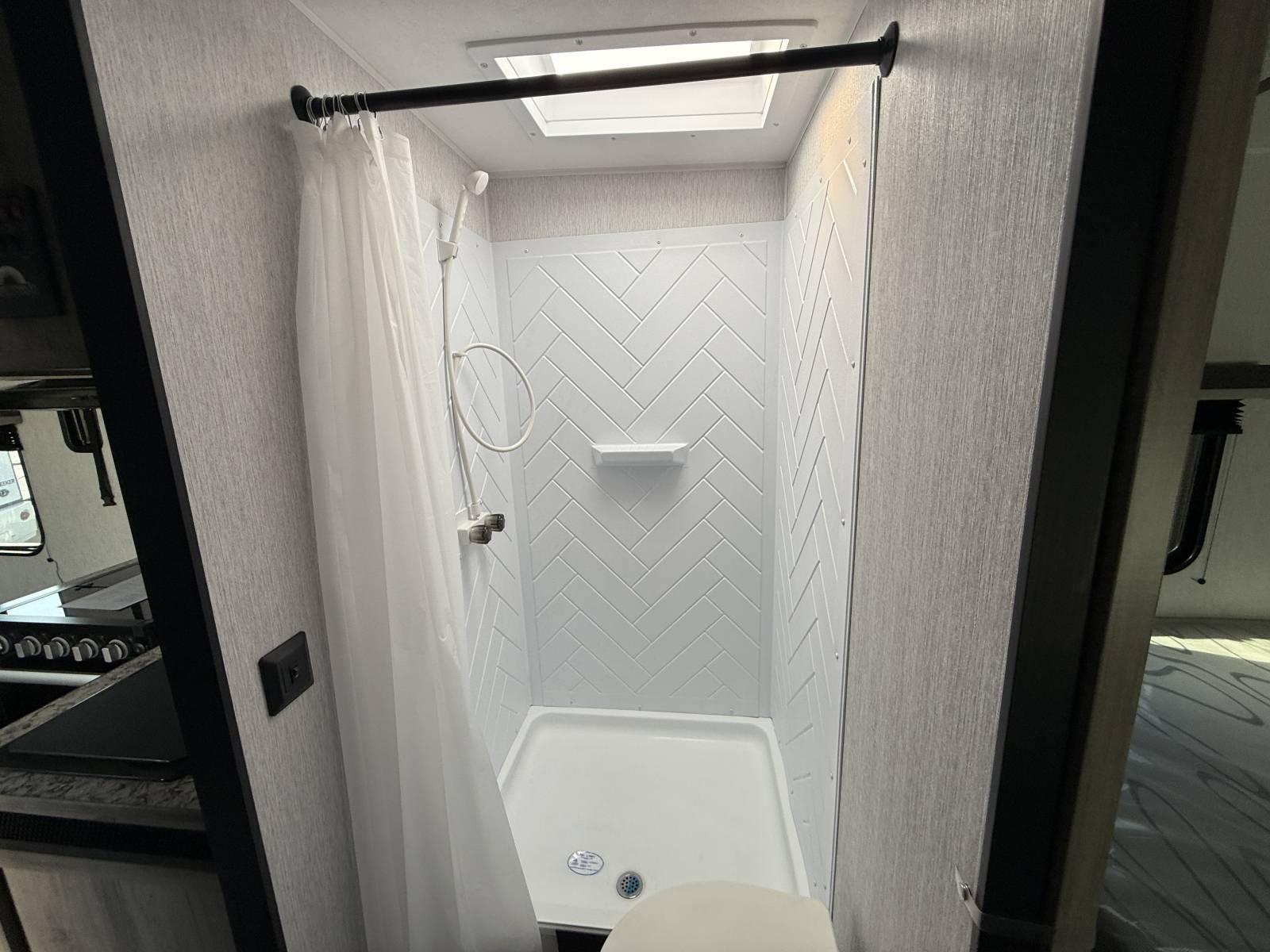 2026 Sunset Park RV 2026 Sunset Park RV Sun Lite Toy Hauler - thumbnail 18