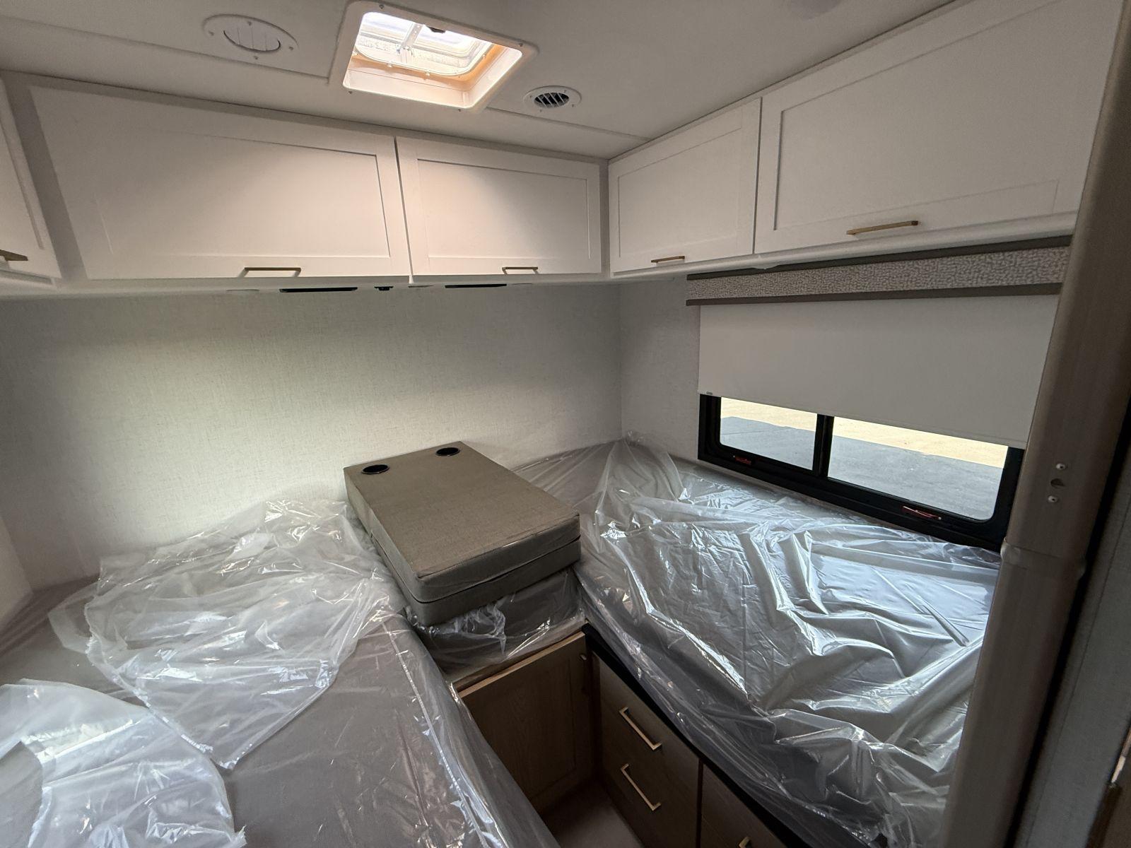 2026 Thor Motor Coach 2026 Thor Motor Coach Chateau - thumbnail 39