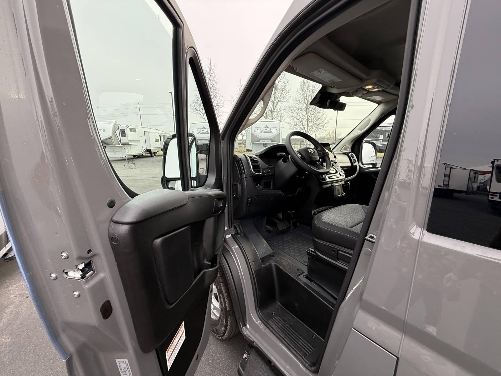 2026 Thor Motor Coach 2026 Thor Motor Coach Sequence - thumbnail 11