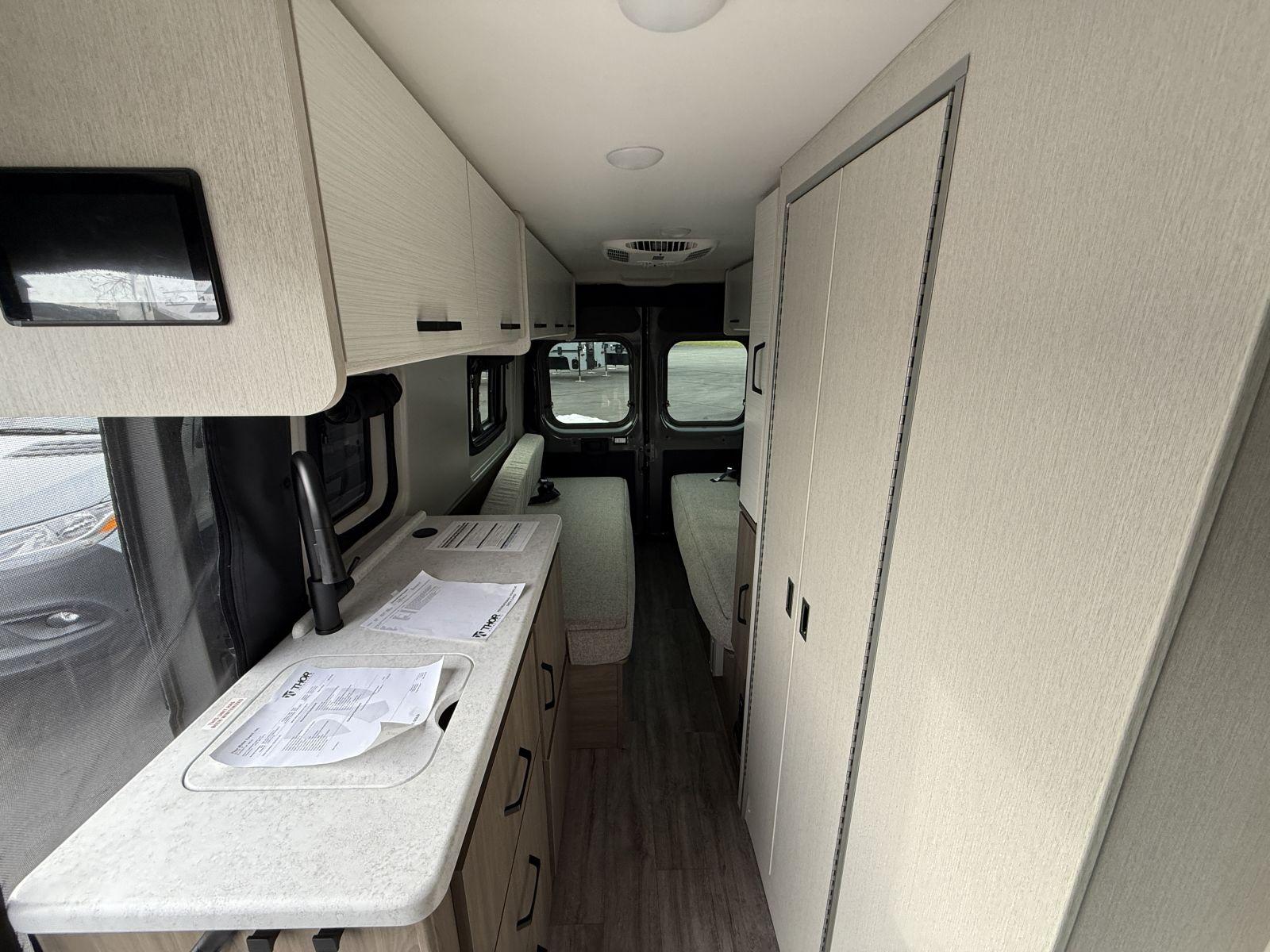 2026 Thor Motor Coach 2026 Thor Motor Coach Sequence - thumbnail 16