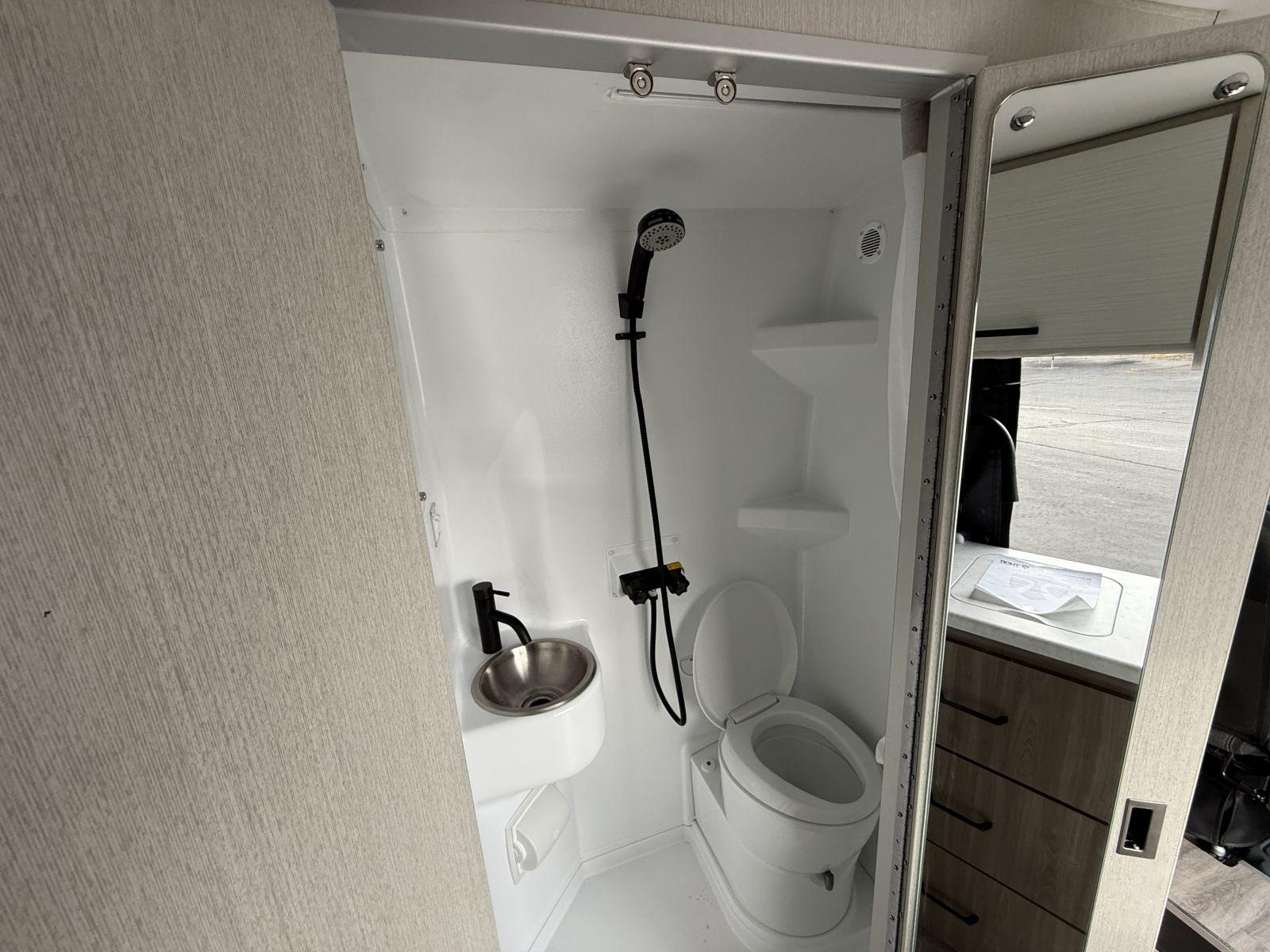 2026 Thor Motor Coach 2026 Thor Motor Coach Sequence - thumbnail 17